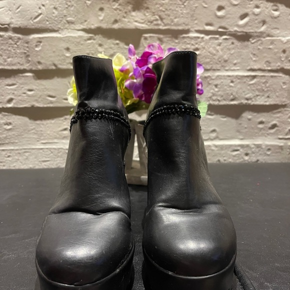 Custom Decorated Black Platform Boots 9 - Picture 4 of 13